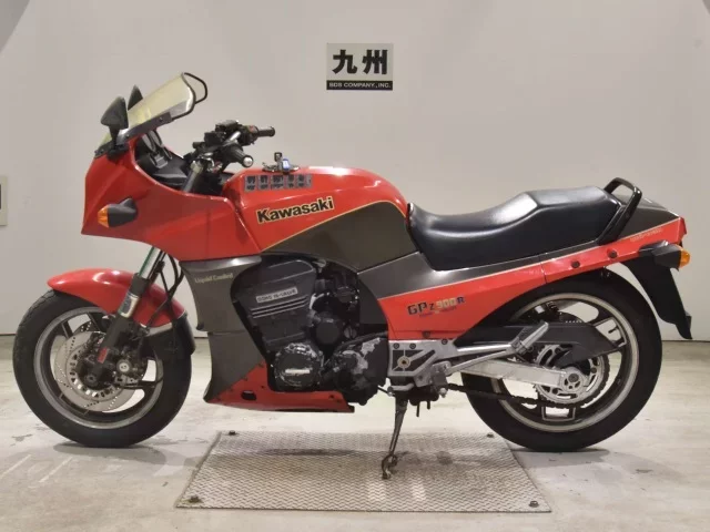 Kawasaki GPZ900R