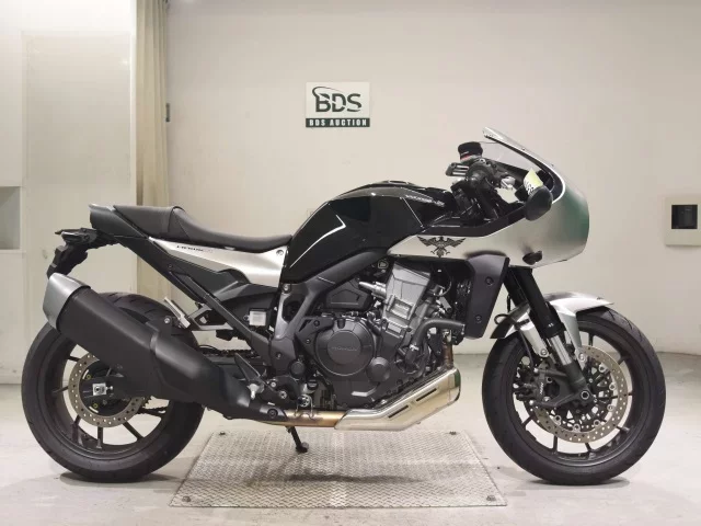 Honda HAWK11 лот № 7651 оценка 7  с аукциона в Японии