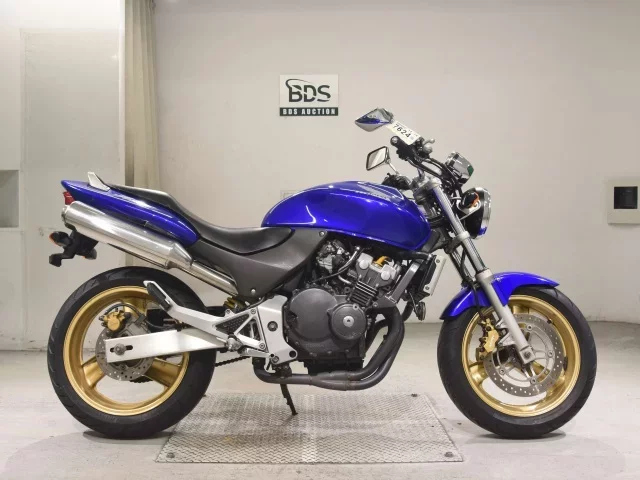 Honda HORNET250 лот № 7624 оценка 4  с аукциона в Японии