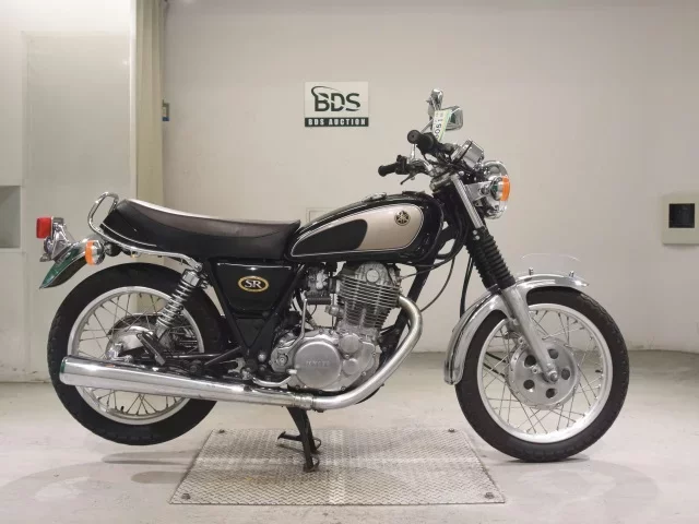 Yamaha SR400-2