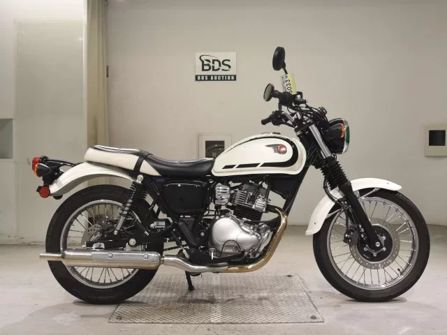 Kawasaki W230 лот № 5033 оценка 6  с аукциона в Японии