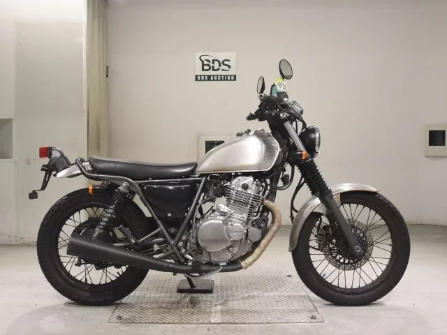 Suzuki GLASS TRACKER BIG BOY лот № 7595 оценка 4  с аукциона в Японии