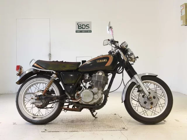 Yamaha SR400-2