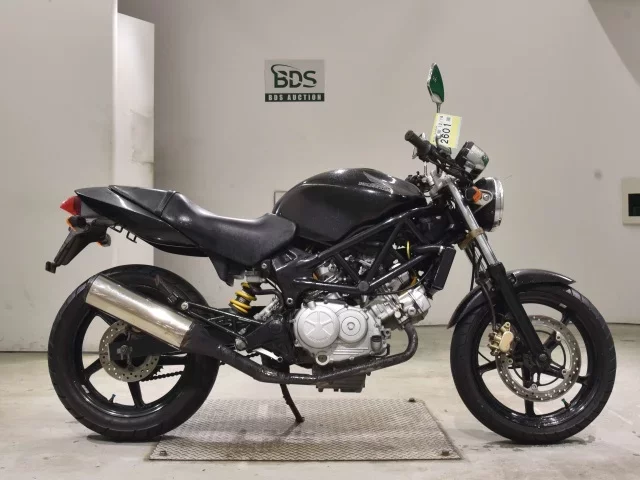 Honda VTR250 лот № 2601 оценка 4  с аукциона в Японии