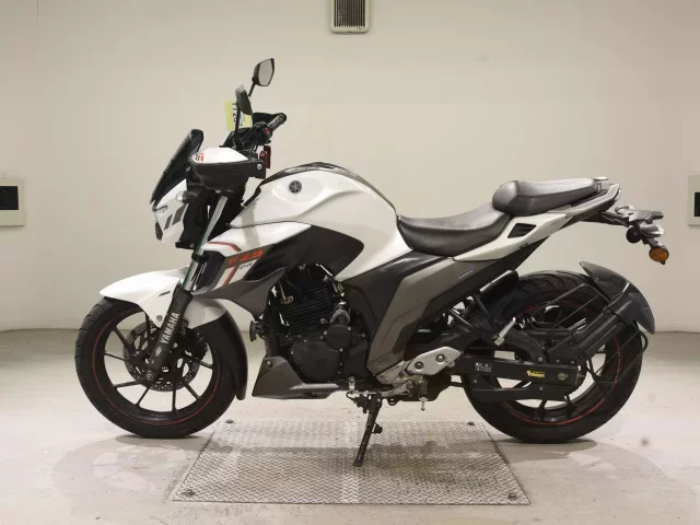 Yamaha FZS25