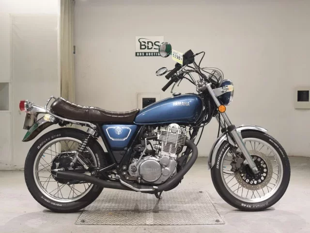 Yamaha SR400-5 лот № 5298 оценка 4  с аукциона в Японии