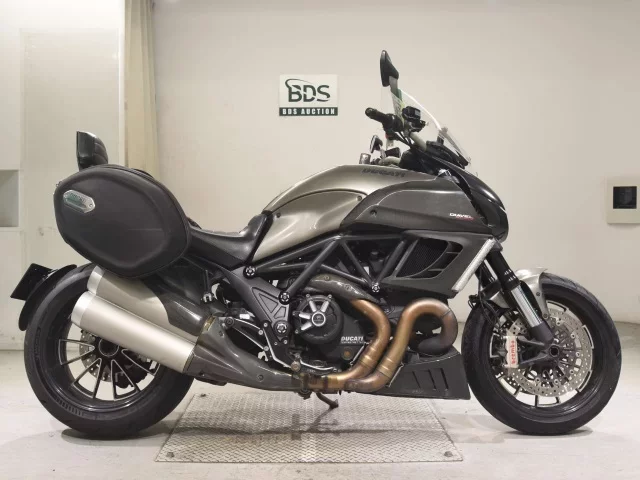 Ducati  DIAVEL STRADA лот № 5084 оценка 4  с аукциона в Японии