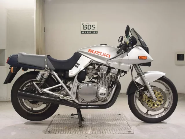 Suzuki GSX1100S KATANA лот № 5217 оценка 4  с аукциона в Японии