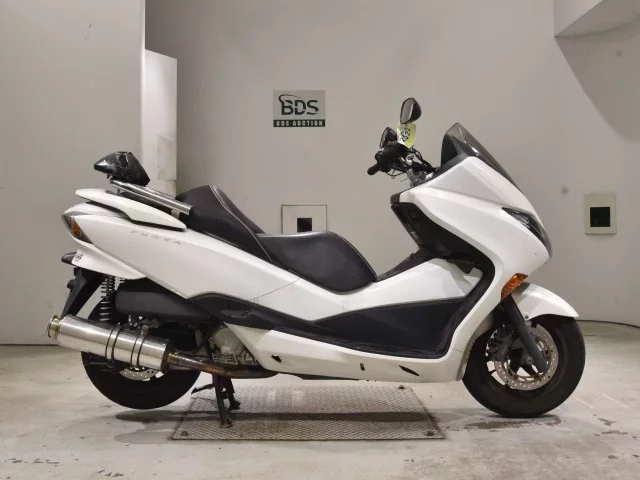 Honda FORZA Z лот № 2522 оценка 4  с аукциона в Японии