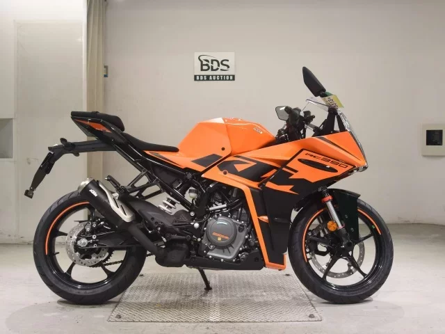 KTM  RC390 лот № 5313 оценка 8  с аукциона в Японии