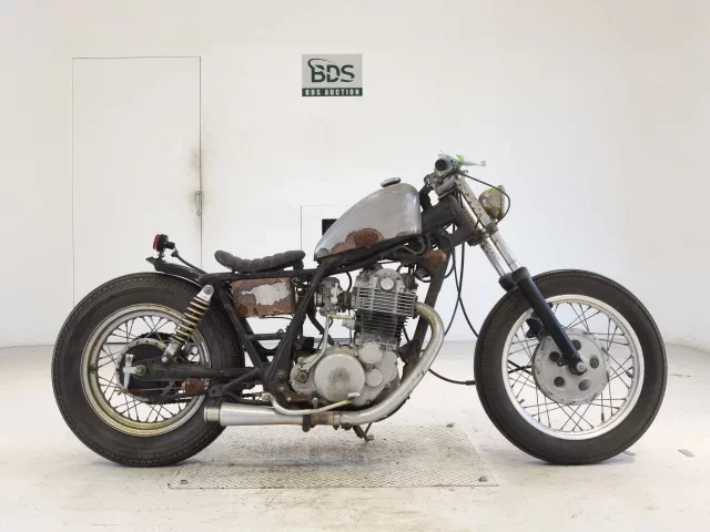 Yamaha SR400-2