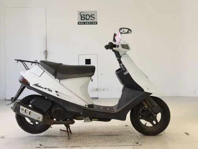 Suzuki ADDRESS V100