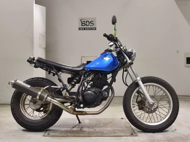 Yamaha TW200-2 лот № 2571 оценка 4  с аукциона в Японии