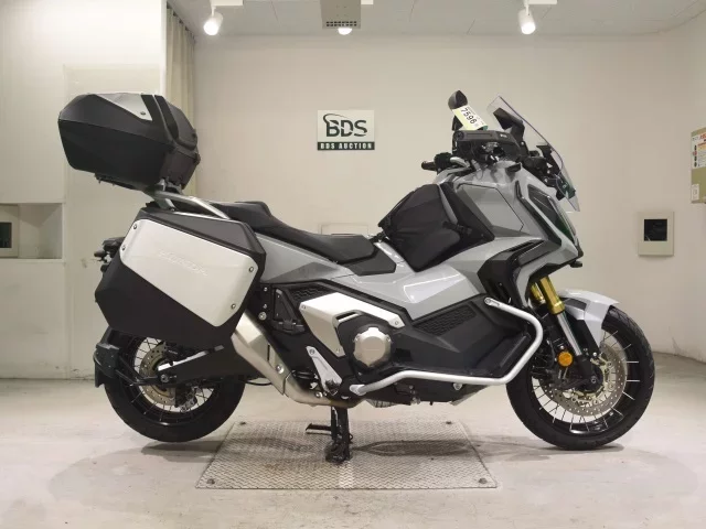Honda X-ADV750-2 лот № 7596 оценка 6  с аукциона в Японии