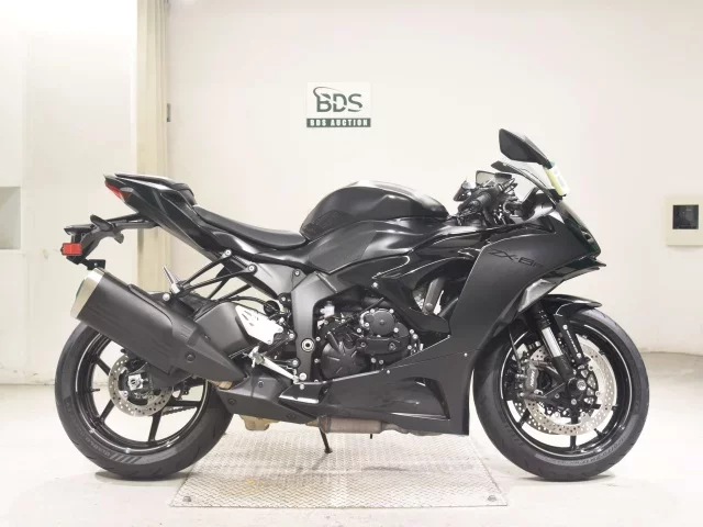 Kawasaki ZX-6RA лот № 5210 оценка 5  с аукциона в Японии