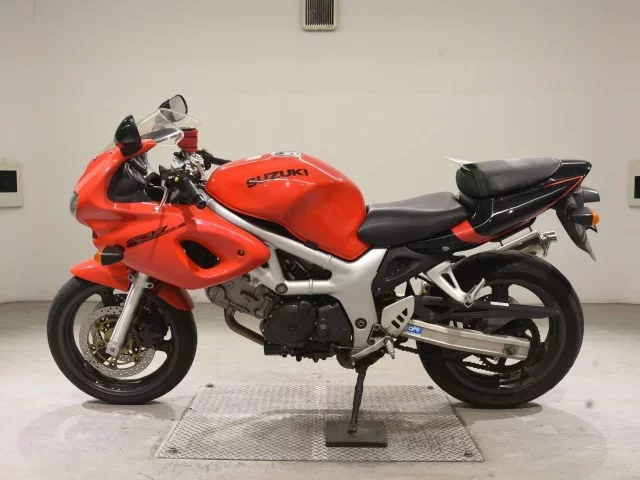 Suzuki SV400S