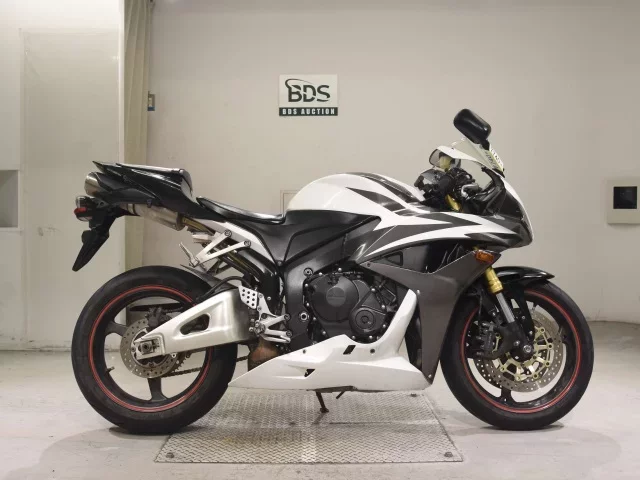 Honda CBR600RR лот № 7740 оценка 4  с аукциона в Японии
