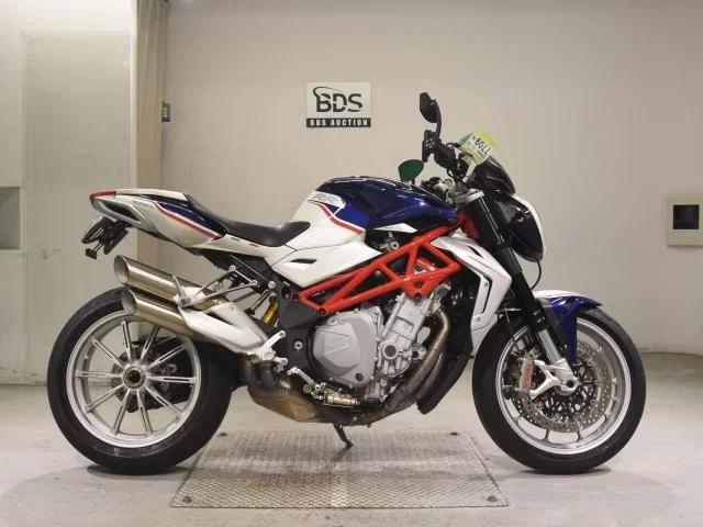 MV Agusta  BRUTALE 1090RR лот № 7709 оценка 4  с аукциона в Японии