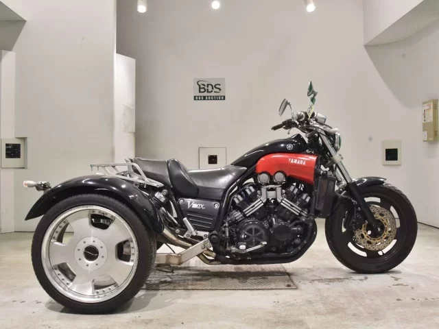 Yamaha V-MAX TRIKE лот № 2676 оценка 4  с аукциона в Японии