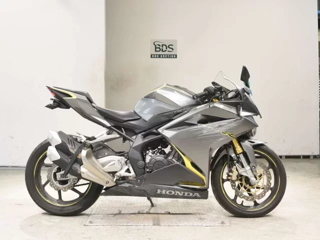 Honda CBR250RR-2