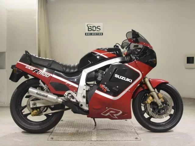 Suzuki GSX-R1100 лот № 7630 оценка 4  с аукциона в Японии