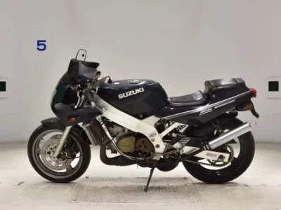 Suzuki RGV250