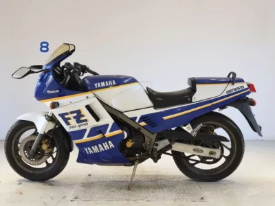 Yamaha FZ750