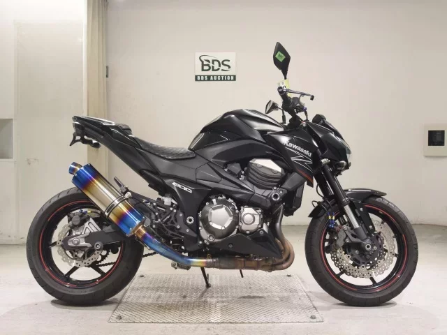 Kawasaki Z800 лот № 7605 оценка 4  с аукциона в Японии
