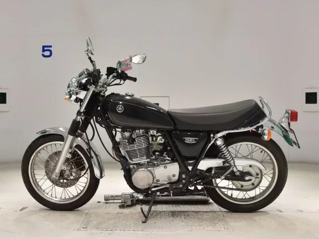 Yamaha SR400-4