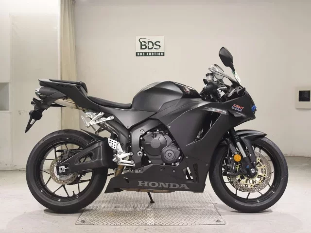 Honda CBR600RR-4 лот № 5160 оценка 6  с аукциона в Японии