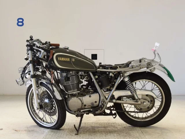 Yamaha SR400-4