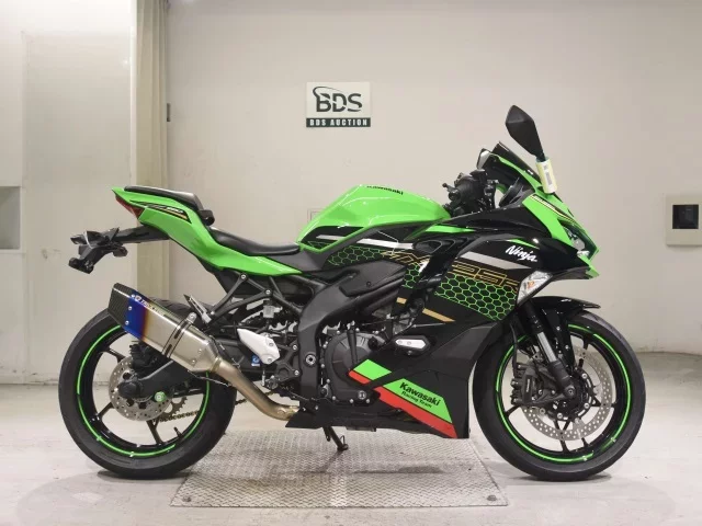 Kawasaki ZX-25R лот № 7602 оценка 5  с аукциона в Японии
