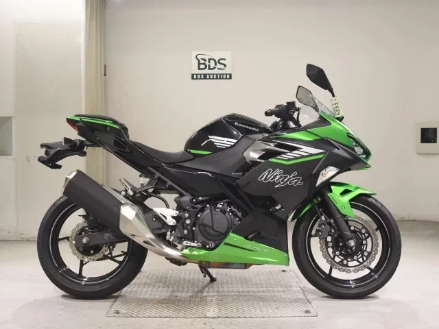 Kawasaki NINJA400-2 лот № 5252 оценка 5  с аукциона в Японии