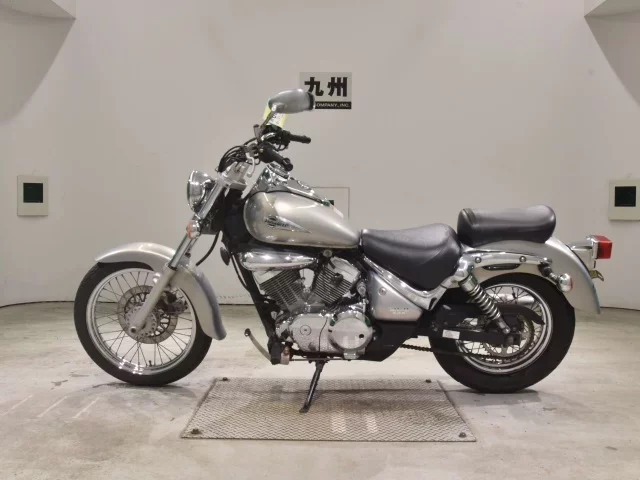 Suzuki INTRUDER 250