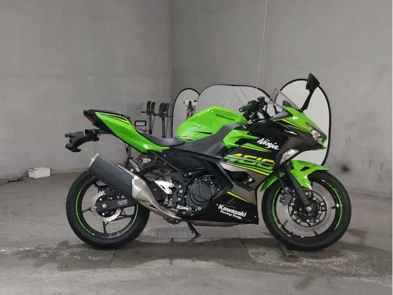 Kawasaki NINJA400 лот № 8006 оценка 4  с аукциона в Японии