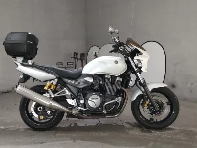 Yamaha XJR1300L TRAINING CAR