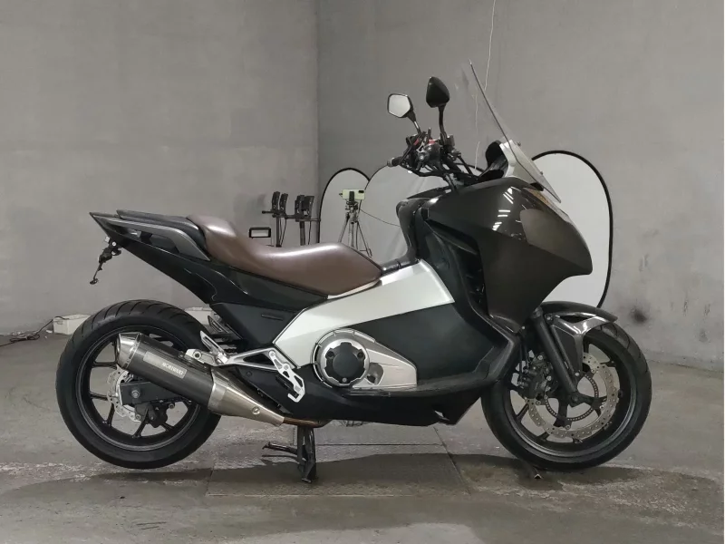 Honda INTEGRA лот № 8064 оценка 4  с аукциона в Японии