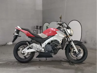 Suzuki GSR400