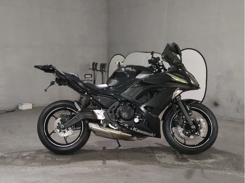 Kawasaki NINJA650 лот № 8285 оценка 4  с аукциона в Японии
