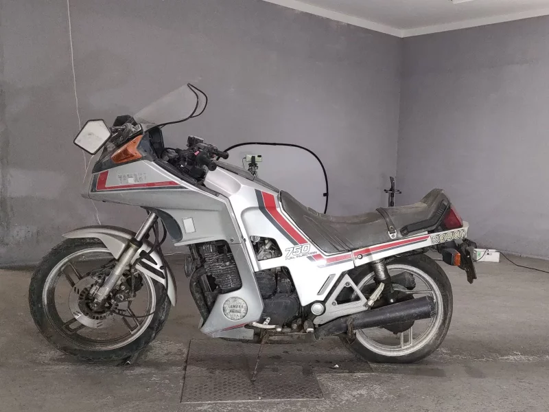 Yamaha XJ750D