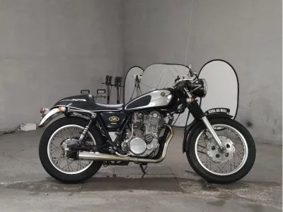 Yamaha SR400-1