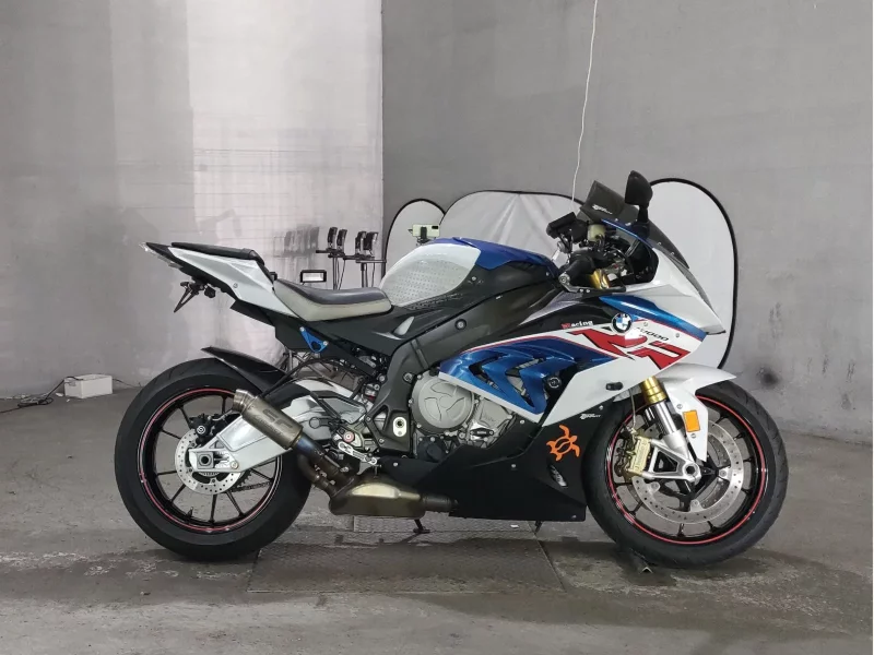 BMW  S1000RR лот № 8421 оценка 4  с аукциона в Японии