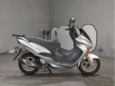 Suzuki AVENIS150