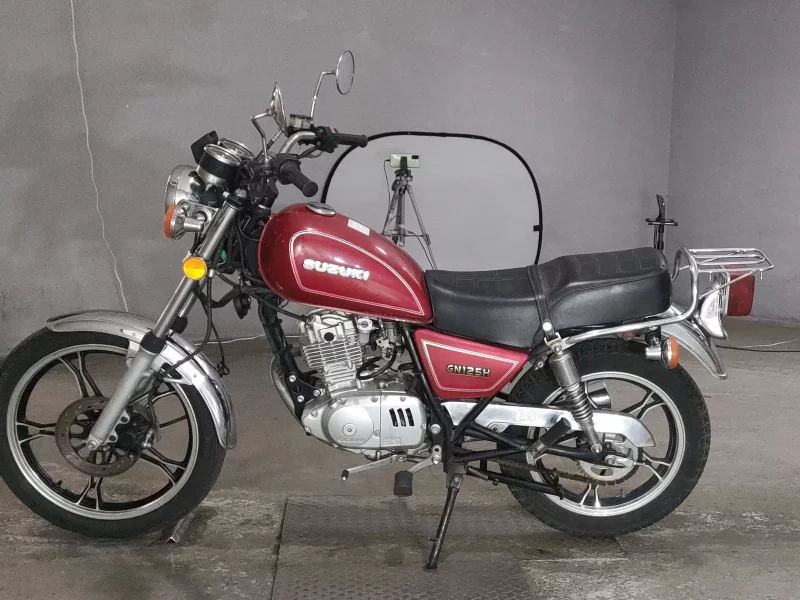 Suzuki GN125H