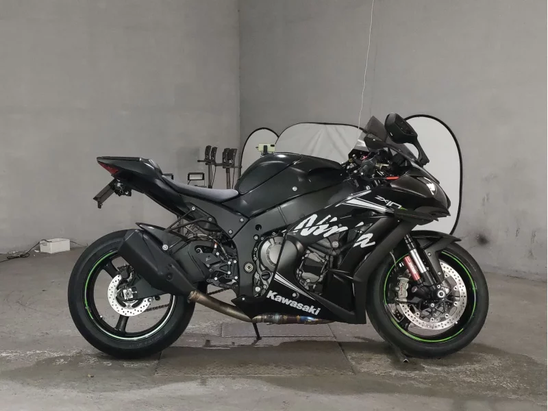 Kawasaki ZX-10R лот № 8495 оценка 4.5  с аукциона в Японии
