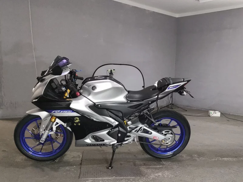 Yamaha YZF-R15M