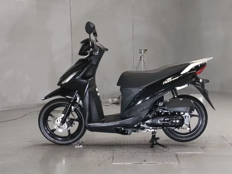 Suzuki ADDRESS V110
