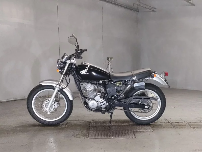 Honda CB223S