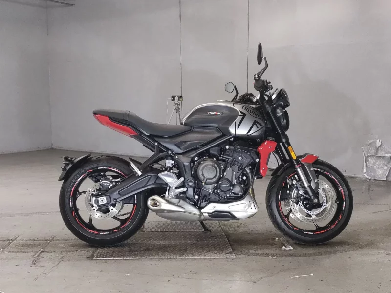 Triumph  TRIDENT 660 лот № 5040 оценка 4.5  с аукциона в Японии