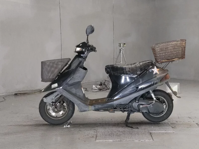 Suzuki ADDRESS V100